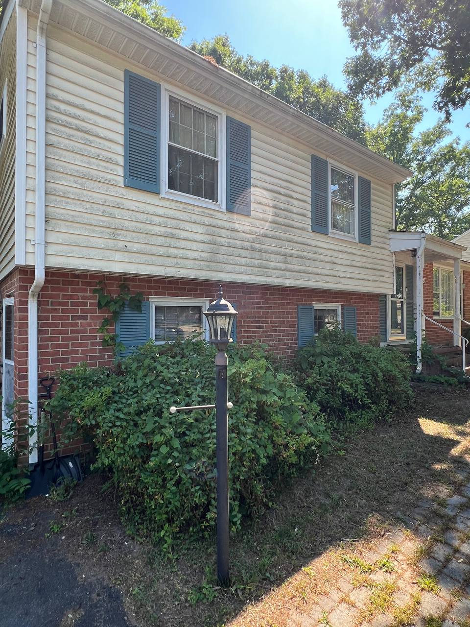 House siding before soft wash